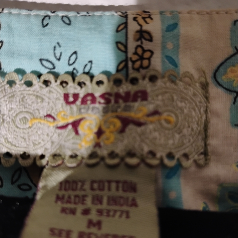 Elegant Paisley Midi Dress in Blue and Cream - Picture 4 of 5